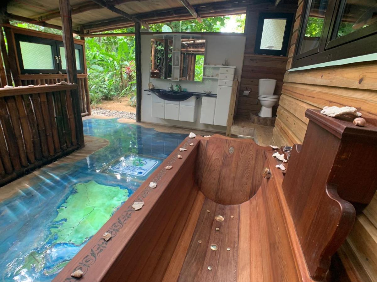 Jungle Bluff Beach Paradise - Jungle House&Clamping Bocas del Toro Exterior foto